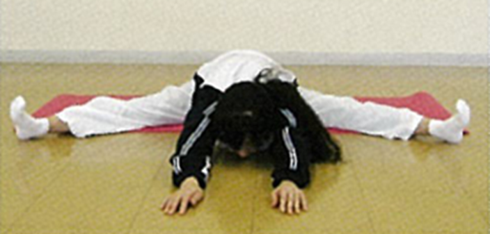 前屈ストレッチ画像