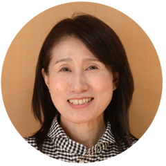 写真:さかいはるみさん。