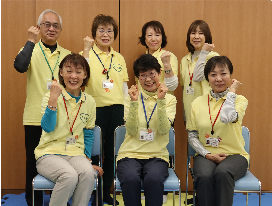 写真:生活支援コーディネータ―として活動する7人が笑顔で集まっています