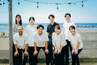 写真：男女各4人で構成された移住定住推進パートナーチームの皆さん