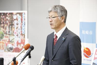 写真：市長が冒頭の挨拶をしています。