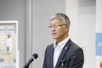 写真：市長が冒頭の挨拶をしています。