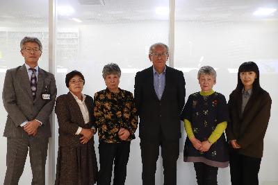 写真：左から櫻井市長、戸田さん、堀井さん、石橋さん、小林さん、FMピッカラ高橋さんの順に並んでいます