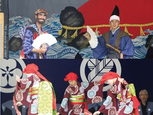 2つの座元の演目の写真