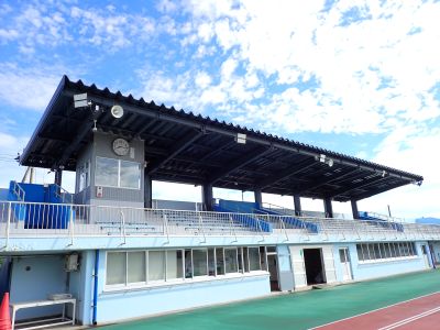 写真：陸上競技場のスタンドの全景