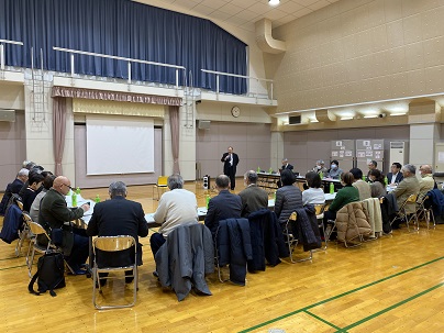 写真：新潟市に視察研修で説明を受けるコミュニティ職員