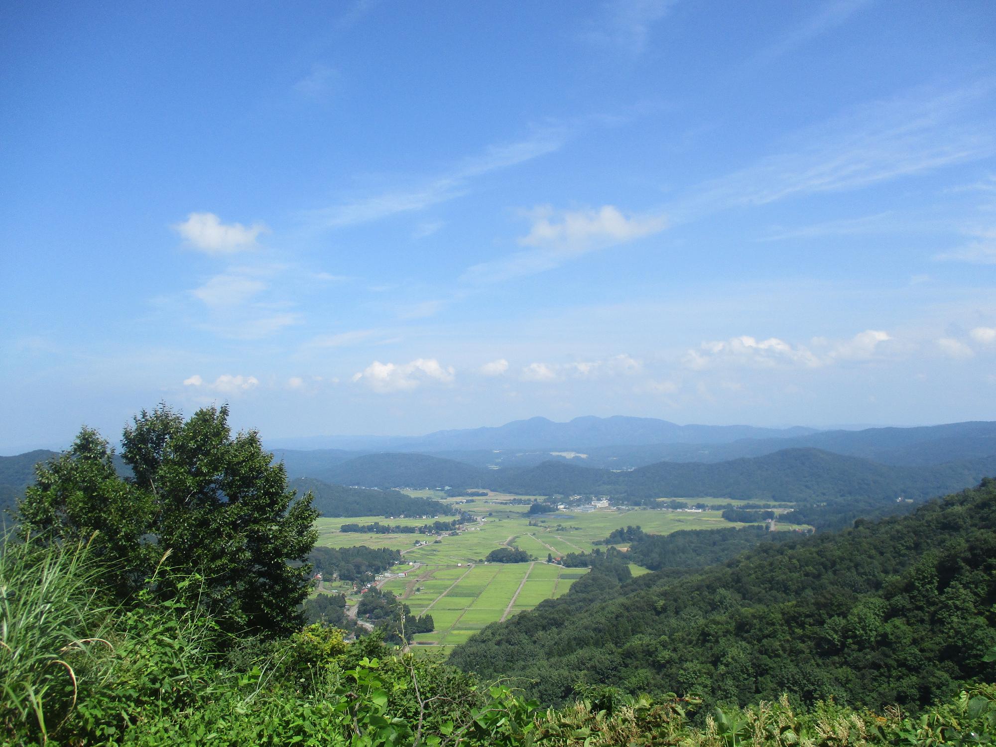 坂の上から見える田園風景