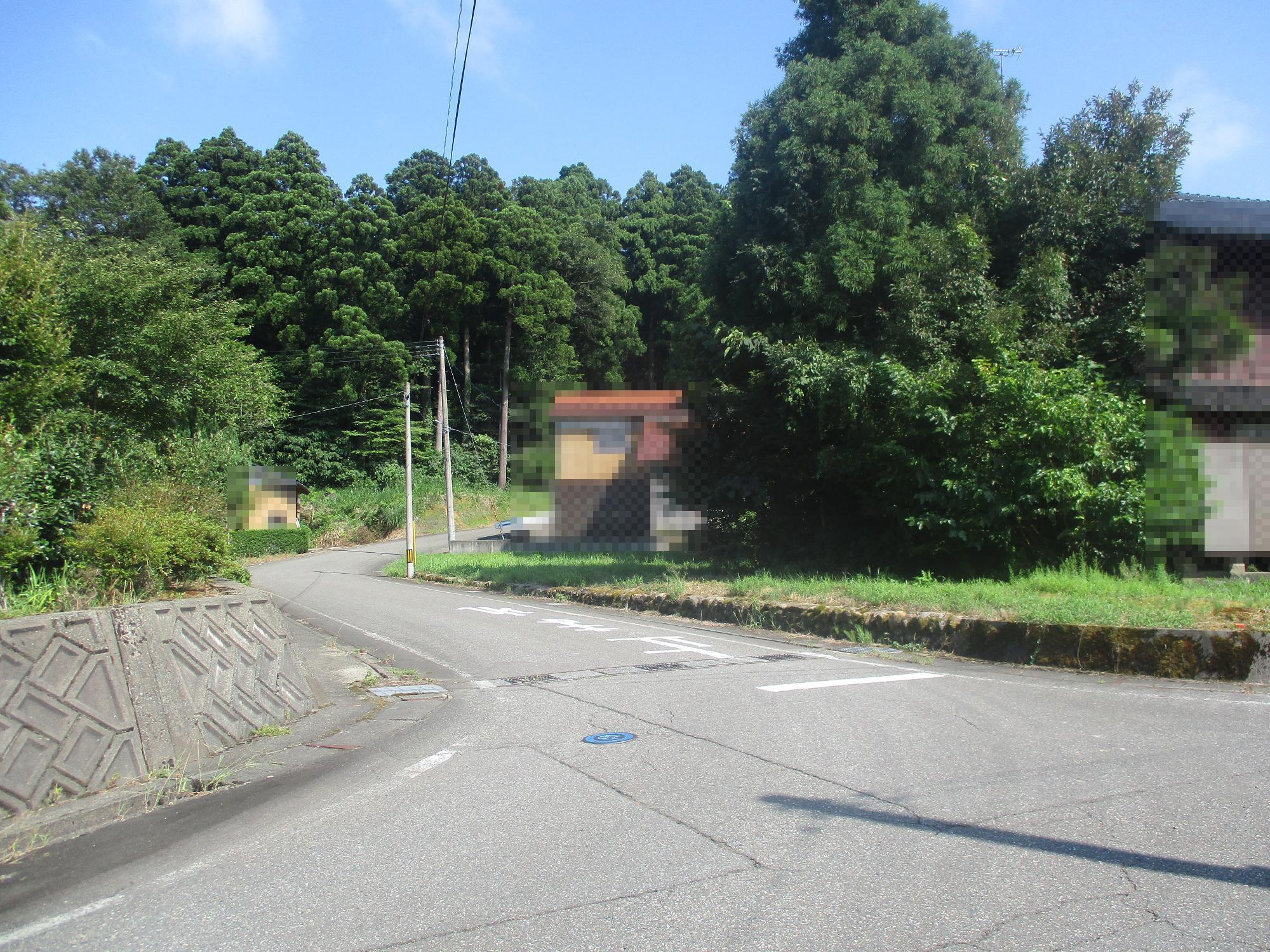 林道黒姫山線へ入る手前の丁字路