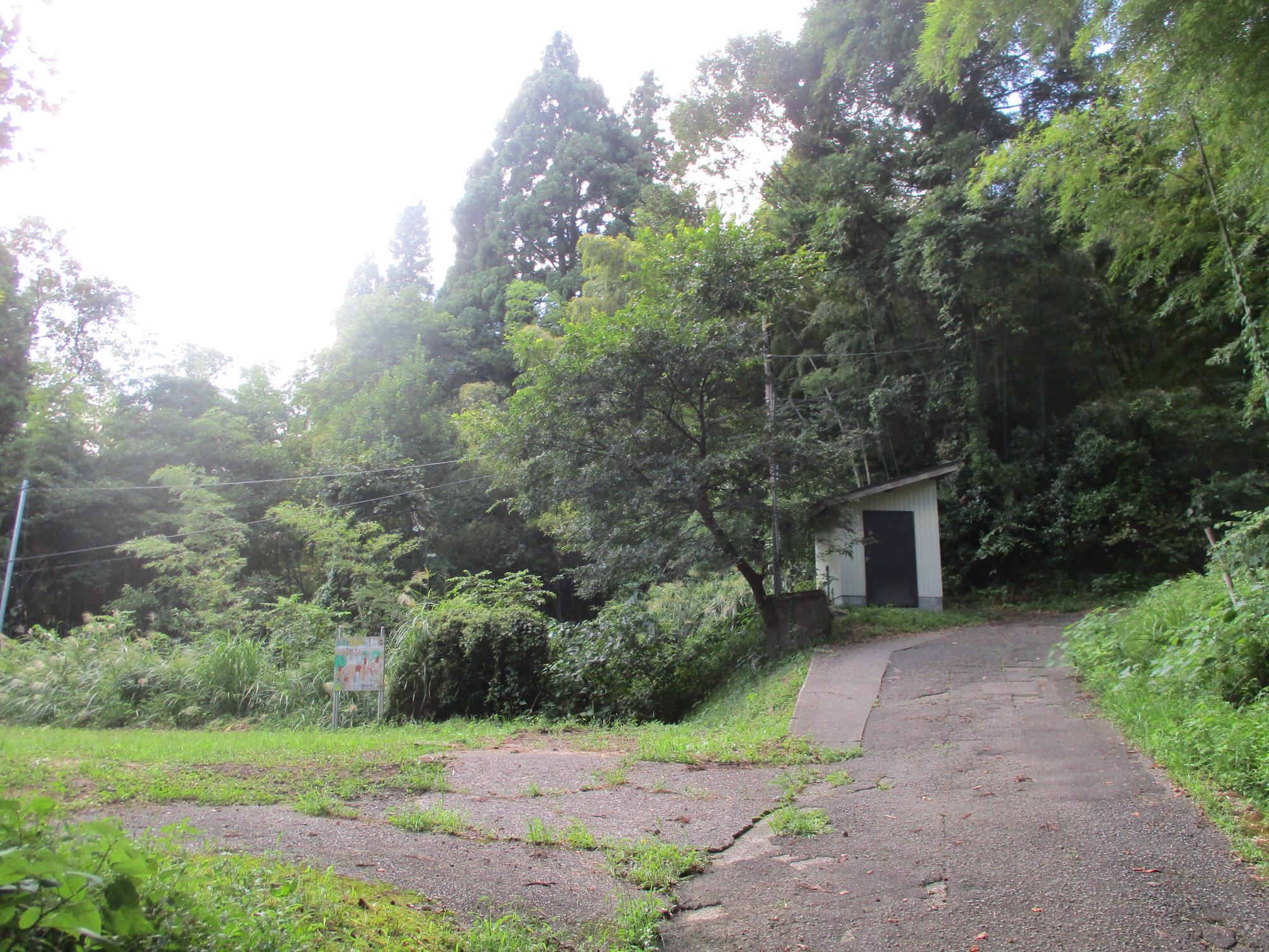 石川コース駐車場