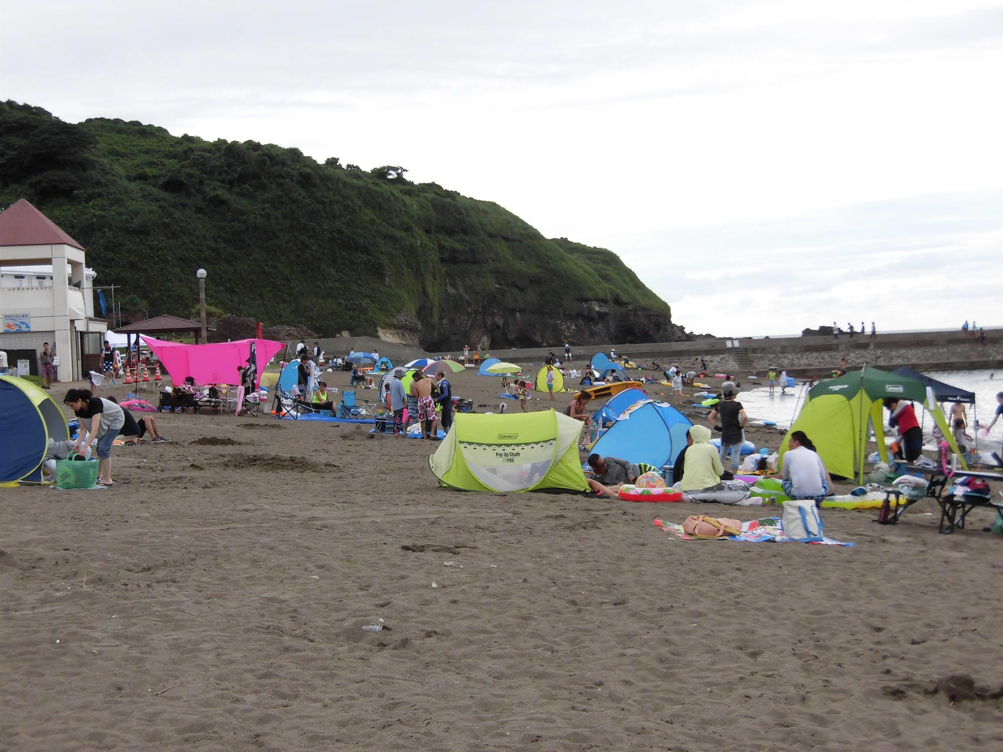 笠島海水浴場の様子