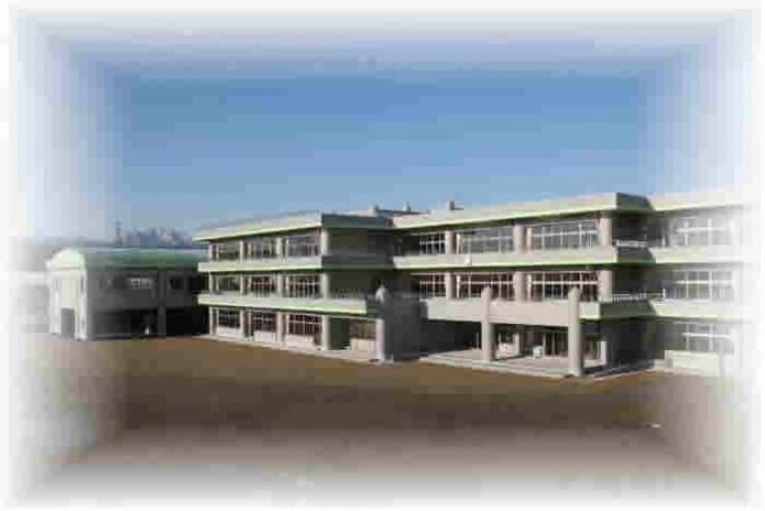 田尻小学校の校舎とグラウンドの写真