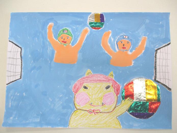 えちゴンと二人の選手が折り紙で色をつけたボールで水球をしている作品
