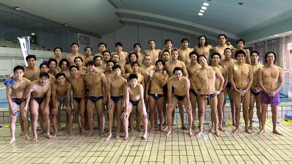 写真：台北市代表隊と新潟産業大学男子水球部の集合写真
