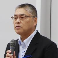 写真：近藤教育長が選手の皆さんに向けて激励のことばを話しています