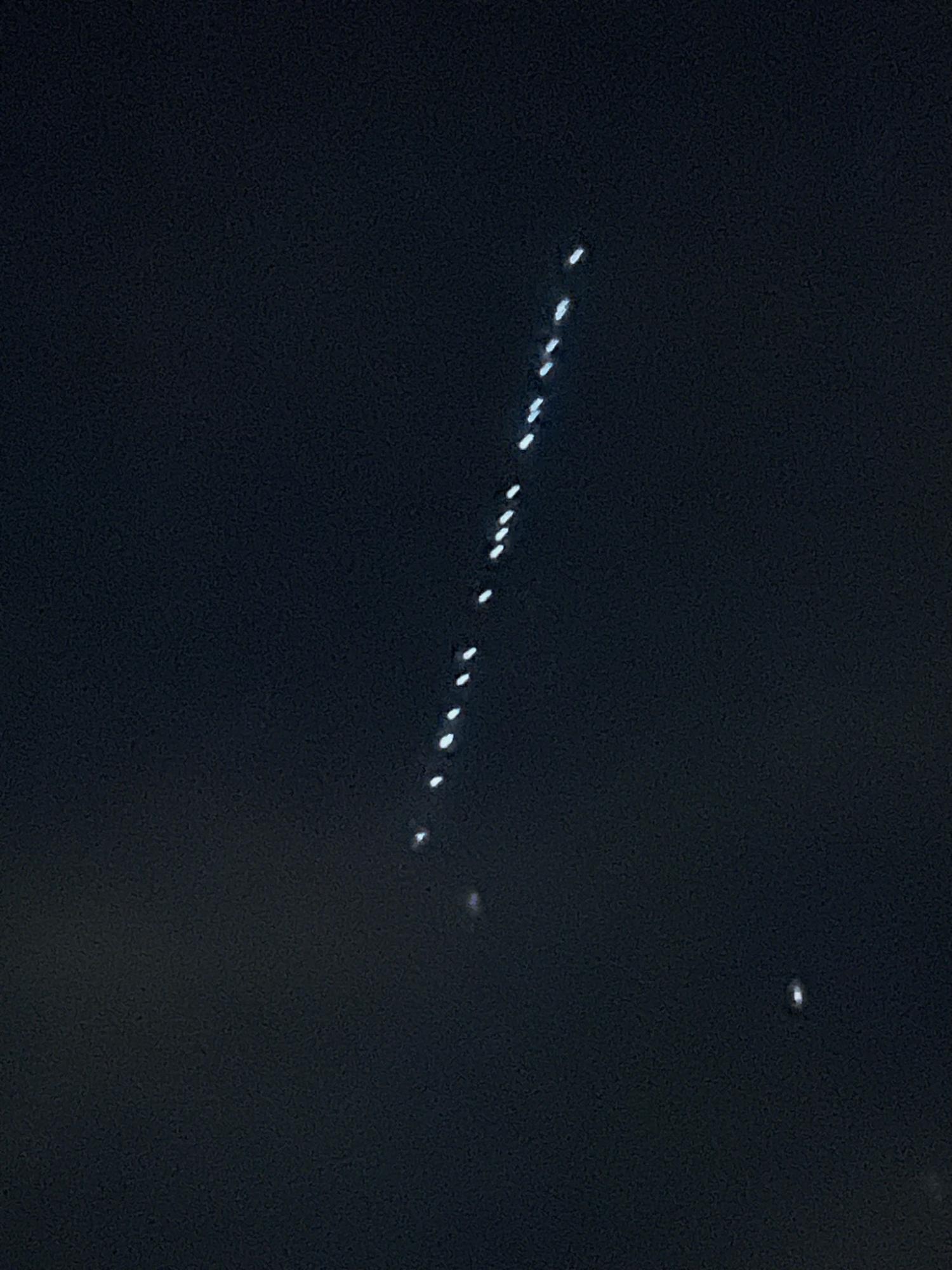 スターリンク衛星の写真