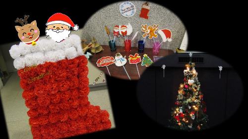 クリスマスディスプレイのイメージ画像（クリスマスブーツの中に入っているような写真が撮れるディスプレイ、クリスマスフォトプロップス、クリスマスツリー）