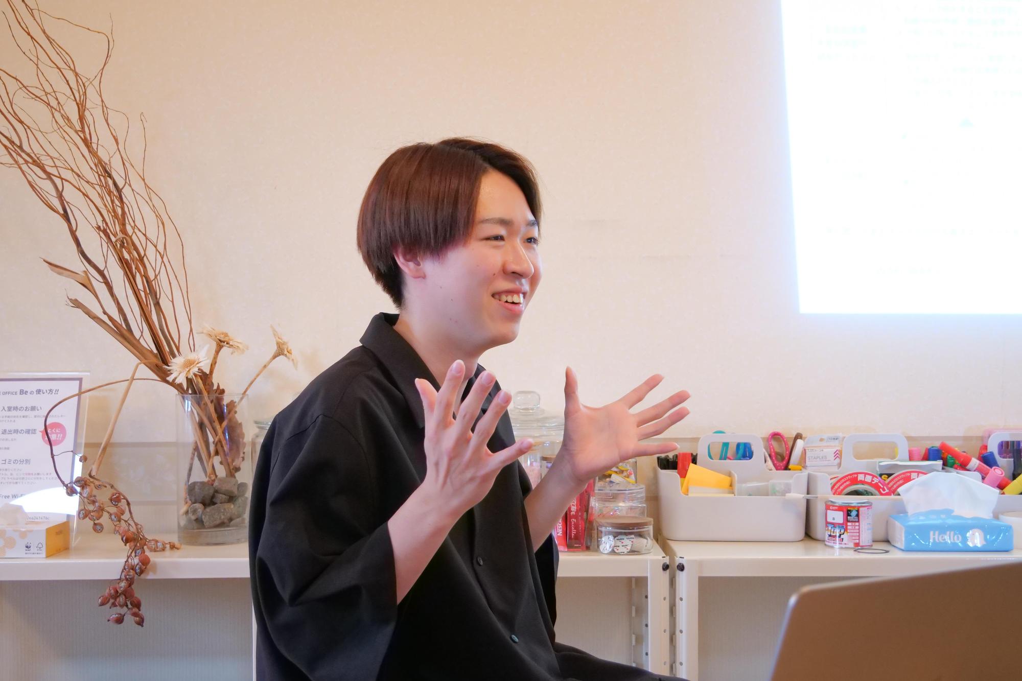 写真：にこやかに話す小倉さん