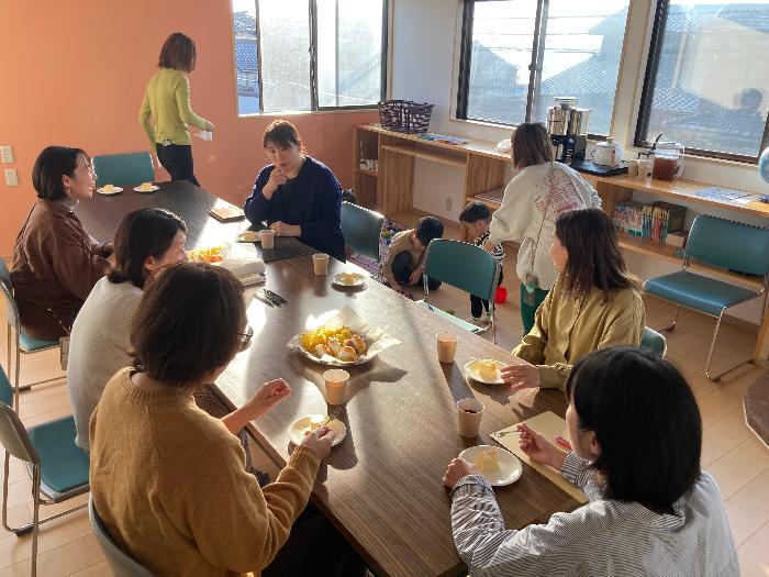 談笑する参加者